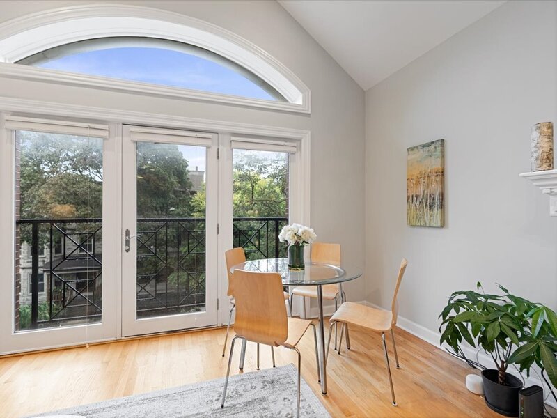 3223 N Clifton Avenue Chicago IL 60657