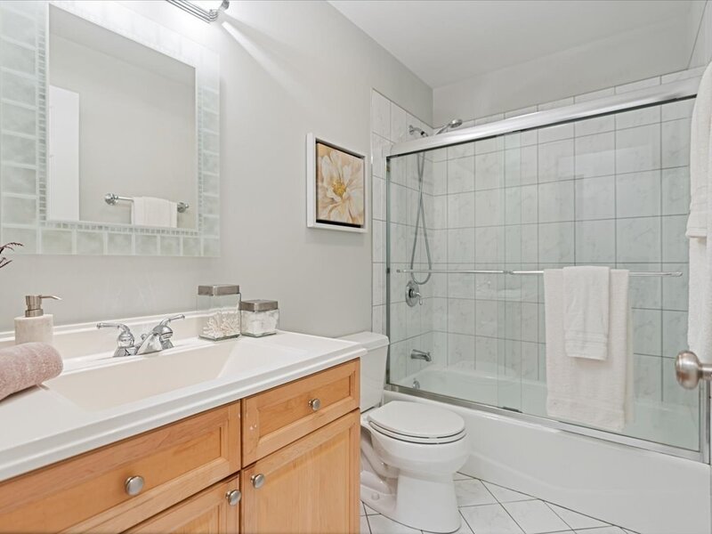 3223 N Clifton Avenue Chicago IL 60657