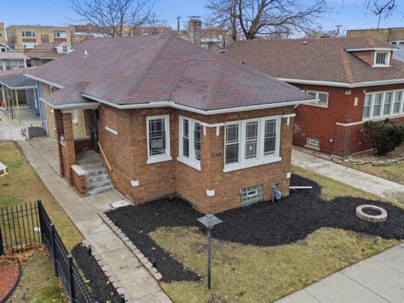 7724 S Chappel Avenue Chicago IL 60649