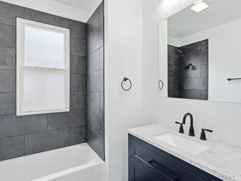 7724 S Chappel Avenue Chicago IL 60649