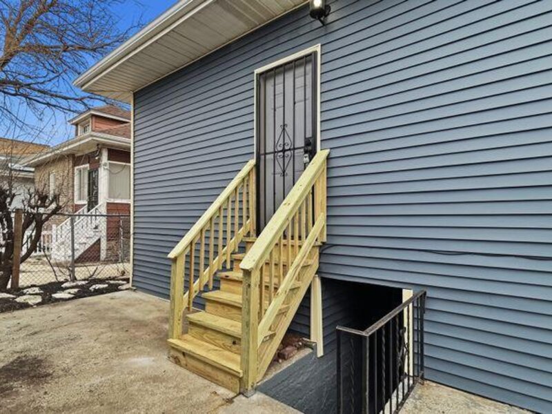 7724 S Chappel Avenue Chicago IL 60649