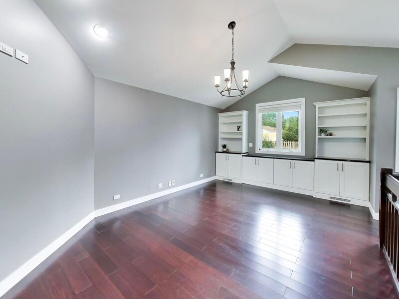 202 N Prospect Manor Avenue Mount Prospect IL 60056
