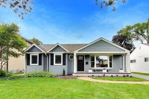 Photo of 202 N Prospect Manor Avenue Mount Prospect IL 60056