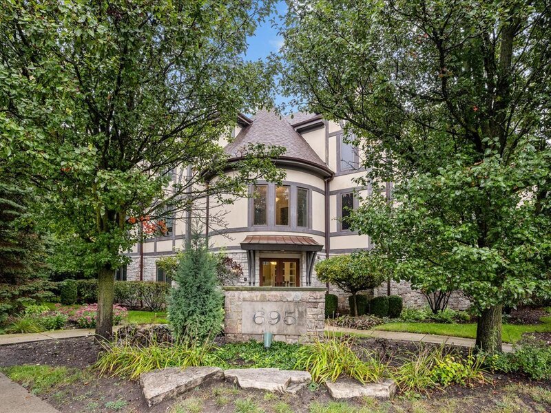 695 Roger Williams Avenue Highland Park IL 60035