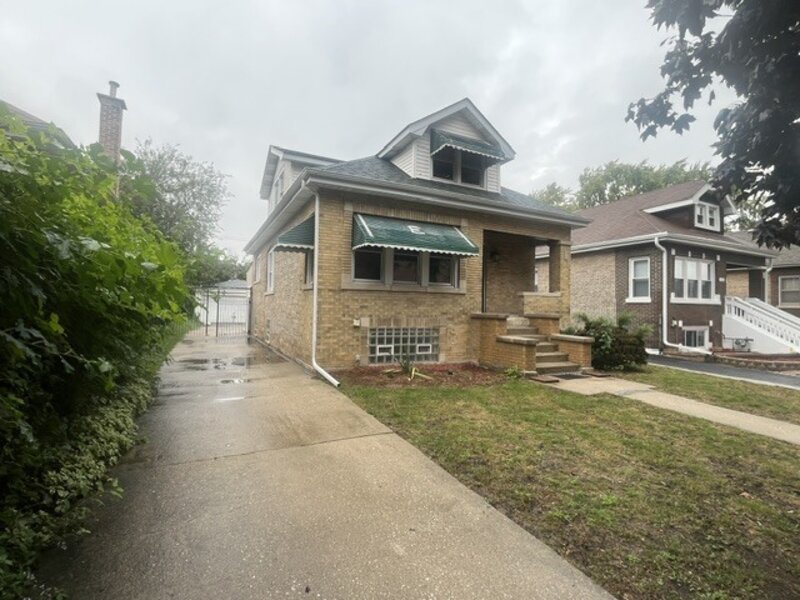 1430 S 10th Avenue Maywood IL 60153