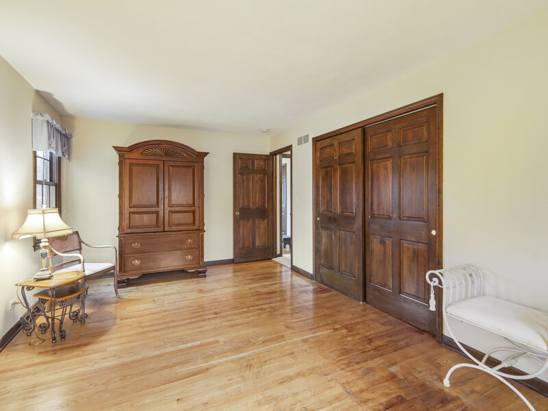 311 Clearbrook Court Schaumburg IL 60193