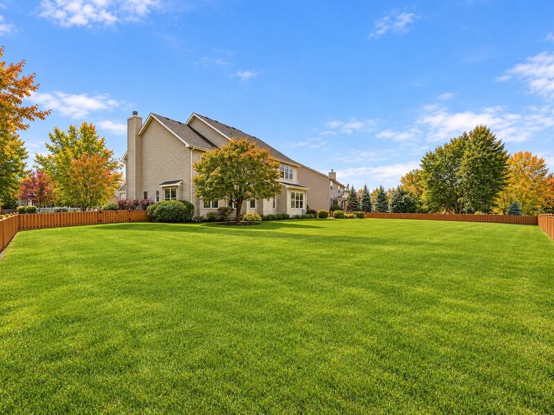 233 Willington Way Oswego IL 60543
