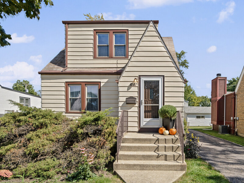 4107 Wagner Avenue Schiller Park IL 60176