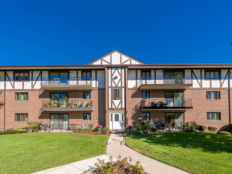 11018 Theresa Circle Palos Hills IL 60465