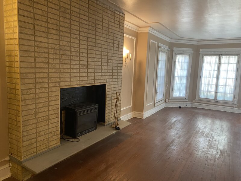 2215 E 70th Place Chicago IL 60649