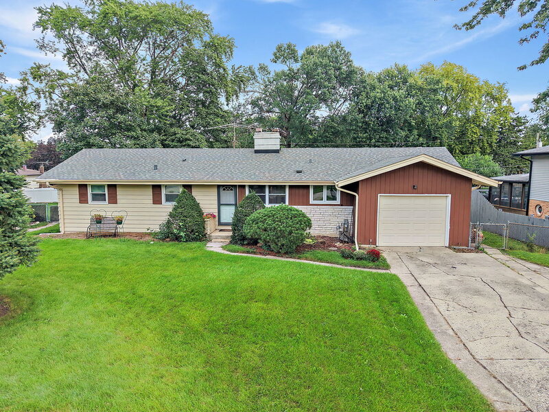 443 Glendale Road Roselle IL 60172