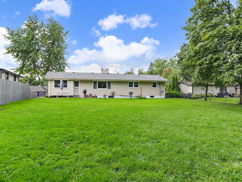 443 Glendale Road Roselle IL 60172