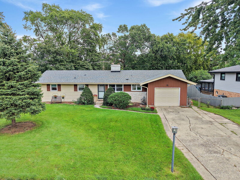 443 Glendale Road Roselle IL 60172