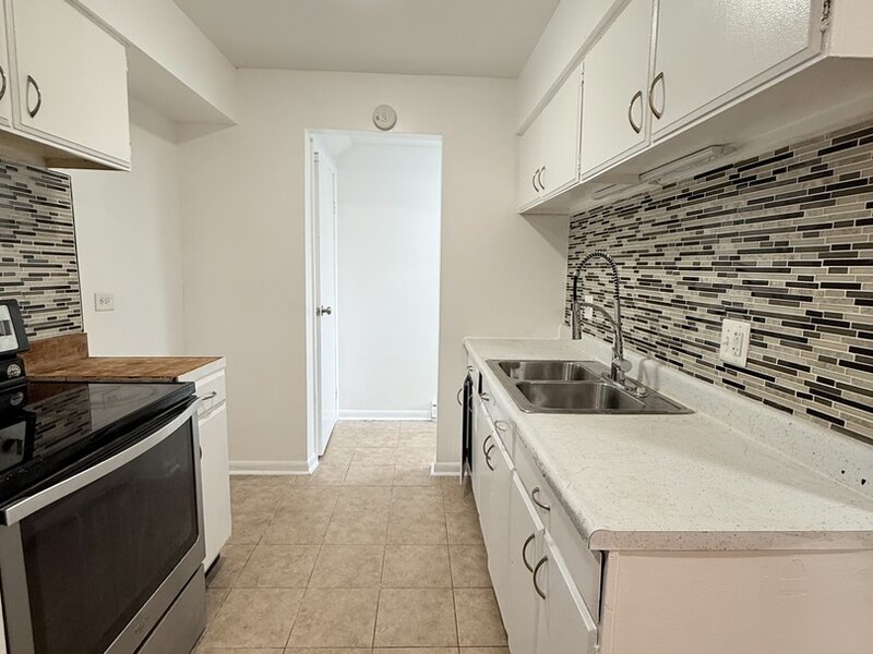 18 Kirkland Lane Villa Park IL 60181