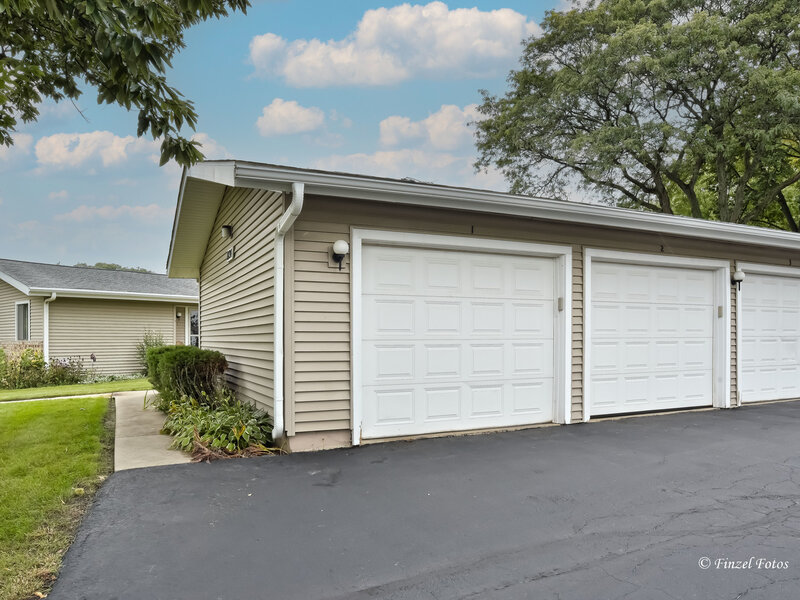 824 Wiltshire Drive Mchenry IL 60050