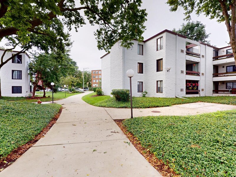 334 W Miner Street Arlington Heights IL 60005