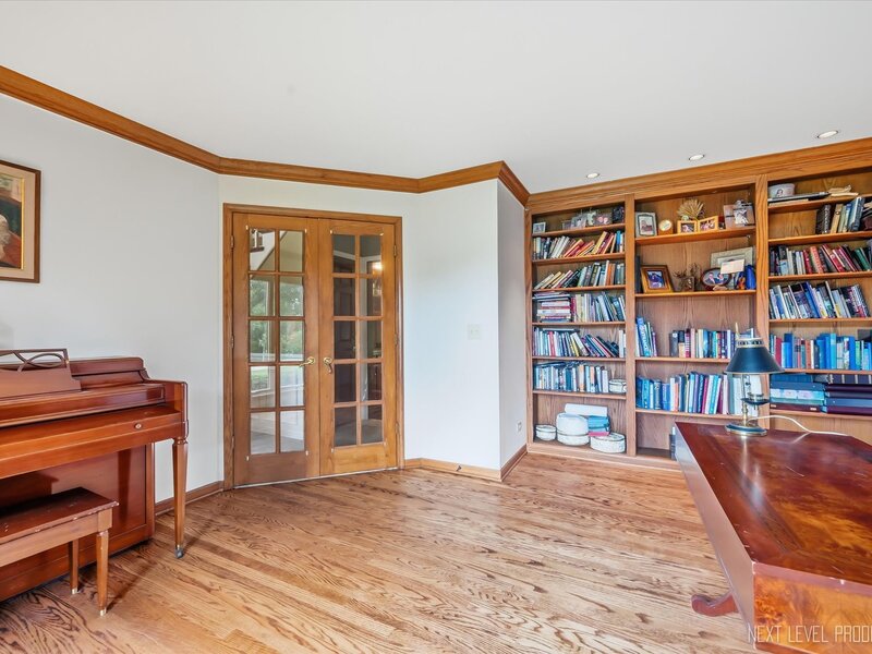 40 S Bridle Creek Drive St. Charles IL 60175