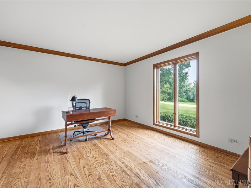 40 S Bridle Creek Drive St. Charles IL 60175