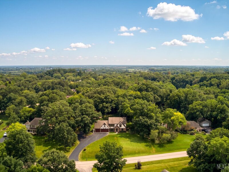 40 S Bridle Creek Drive St. Charles IL 60175
