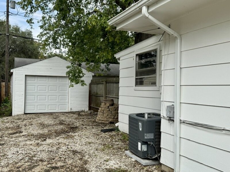 914 W Maple Street Champaign IL 61821