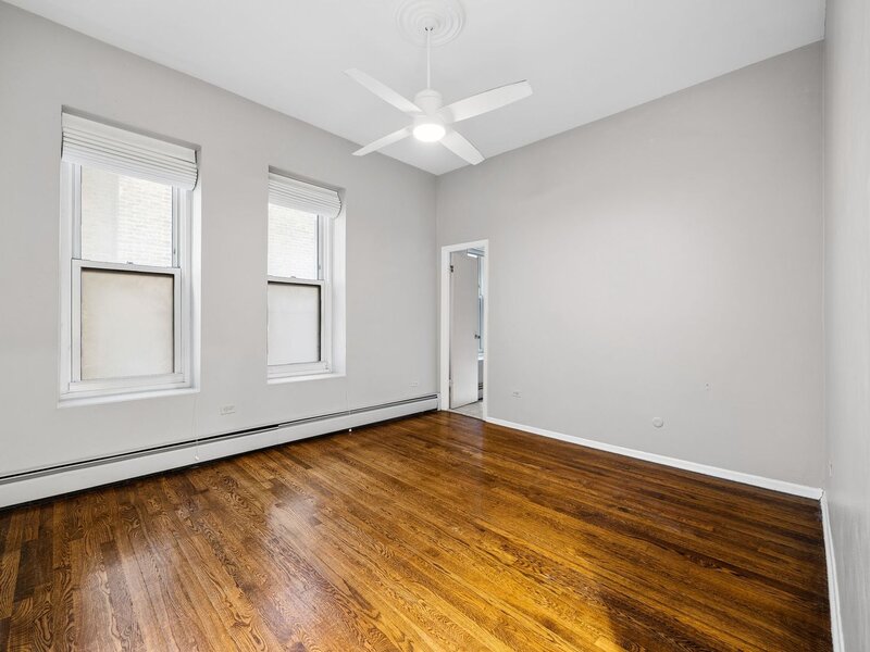 813 W Oakdale Avenue Chicago IL 60657