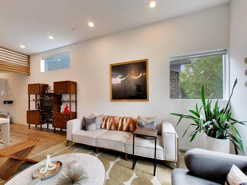 2071 N Oakley Avenue Chicago IL 60647