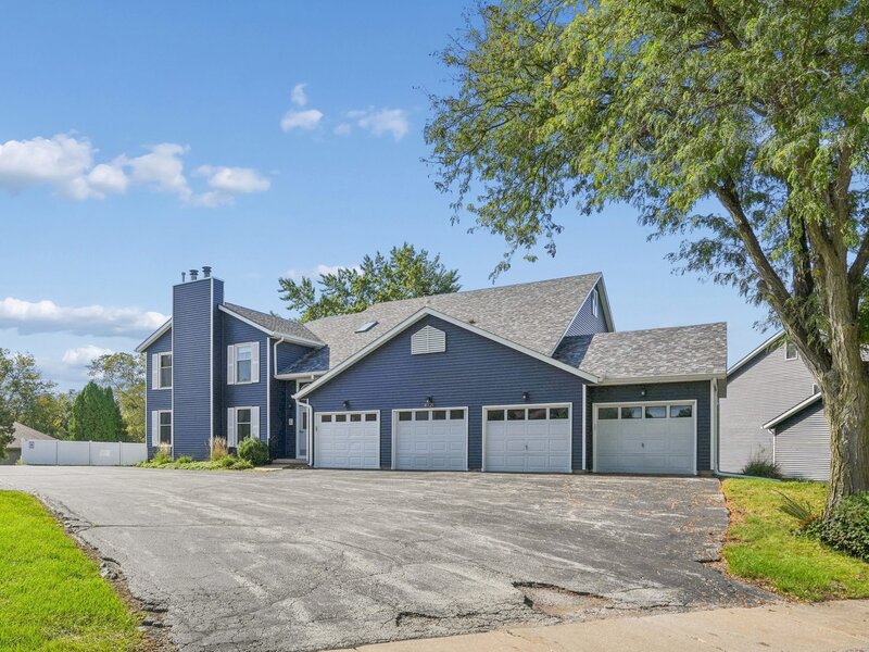 4721 Kynnelworth Drive Bettendorf IA 52722