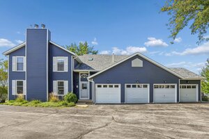 Photo of 4721 Kynnelworth Drive Bettendorf IA 52722 Unit 110