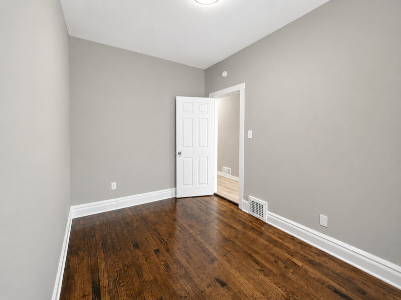 4637 W Mclean Avenue Chicago IL 60639