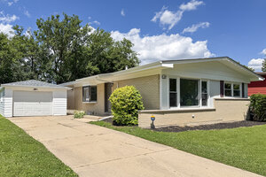 Photo of 220 N Park Drive Glenwood IL 60425