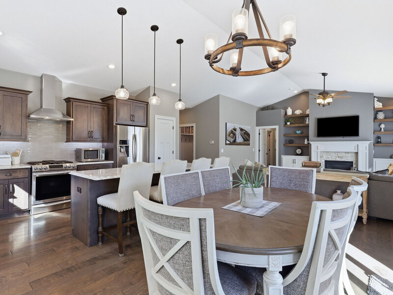 5659 Idaho Drive Bettendorf IA 52722