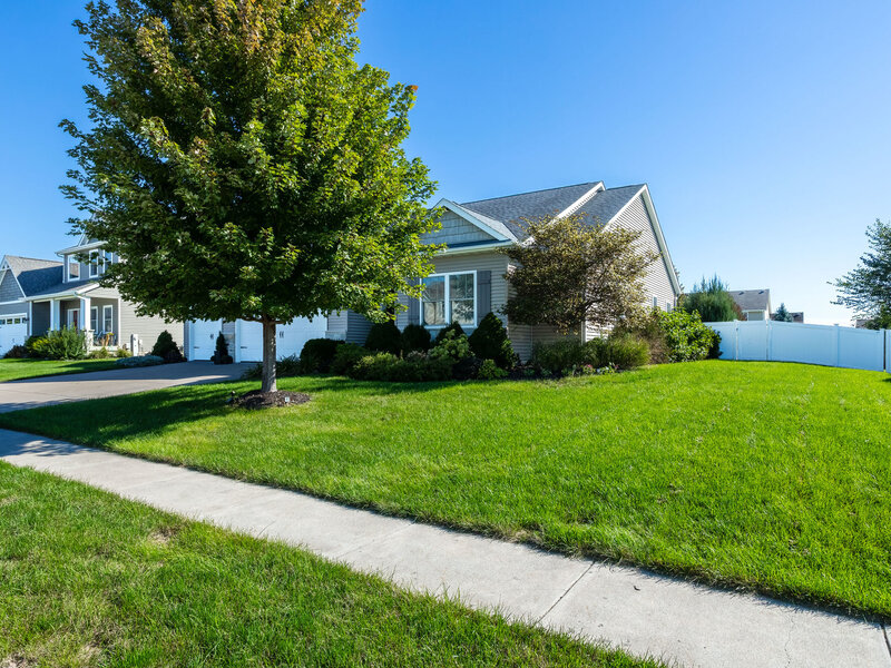 5659 Idaho Drive Bettendorf IA 52722