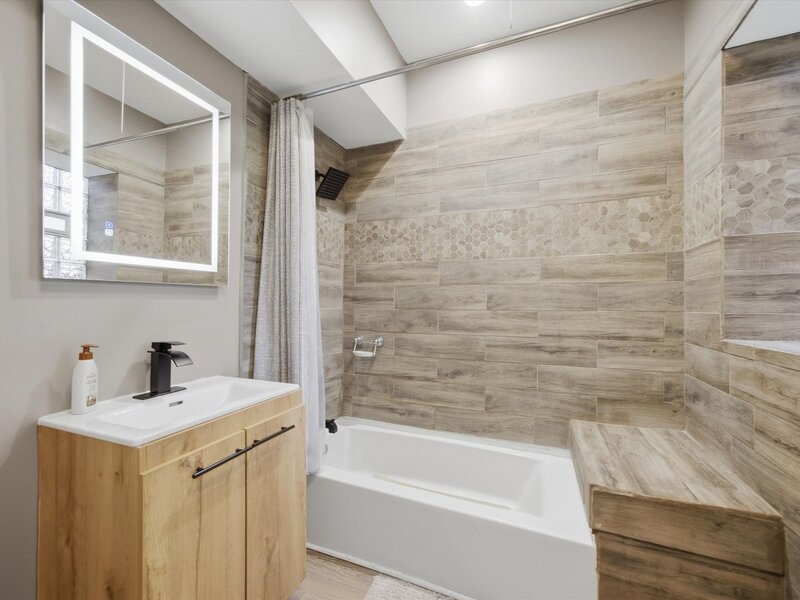 231 E 59th Street Chicago IL 60637