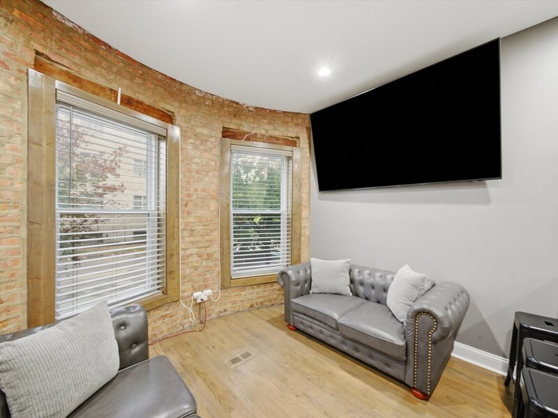 231 E 59th Street Chicago IL 60637
