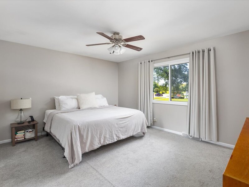 5 Redstart Road Naperville IL 60565