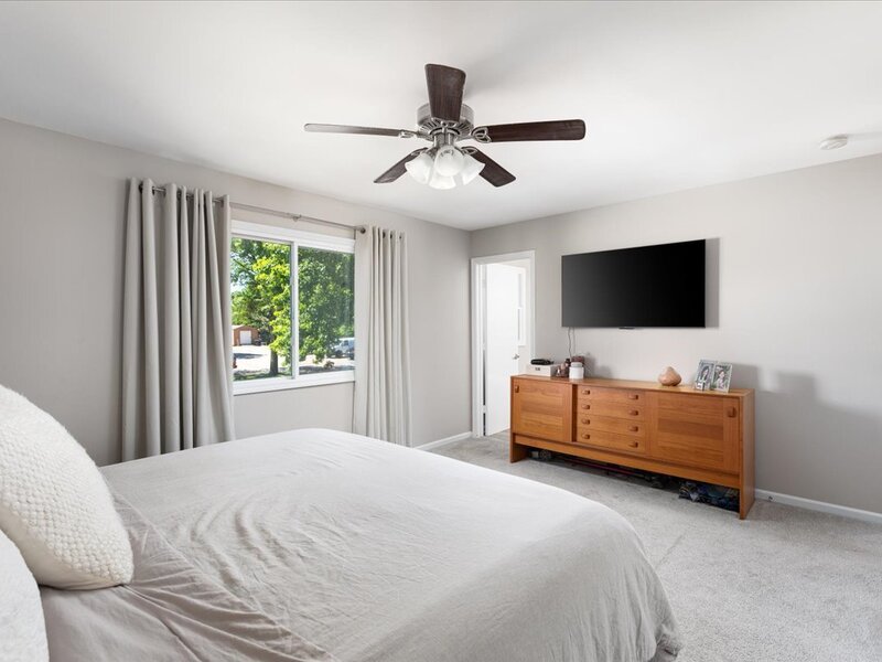 5 Redstart Road Naperville IL 60565