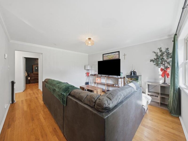 10912 S Komensky Avenue Oak Lawn IL 60453