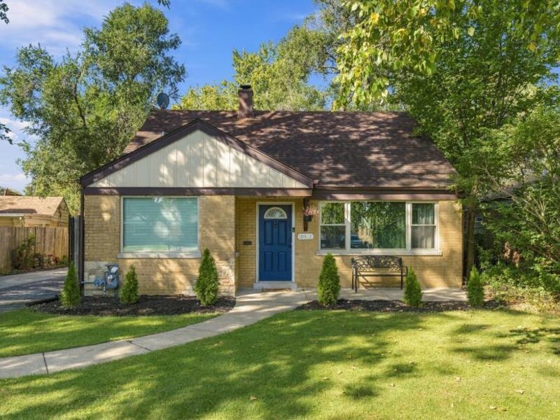 10912 S Komensky Avenue Oak Lawn IL 60453