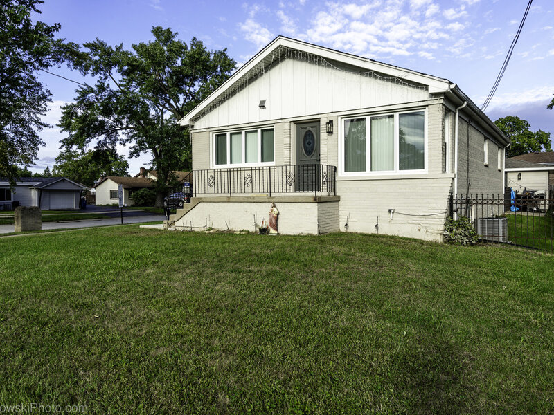 8433 Central Avenue Burbank IL 60459