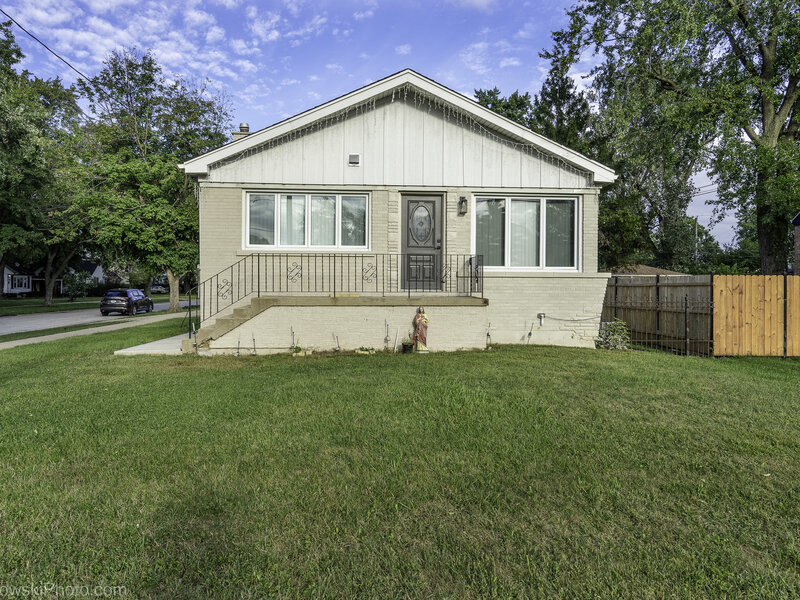 8433 Central Avenue Burbank IL 60459