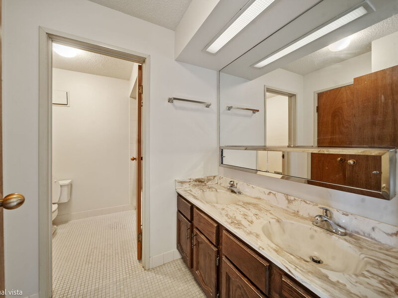 9737 N Fox Glen Drive Niles IL 60714