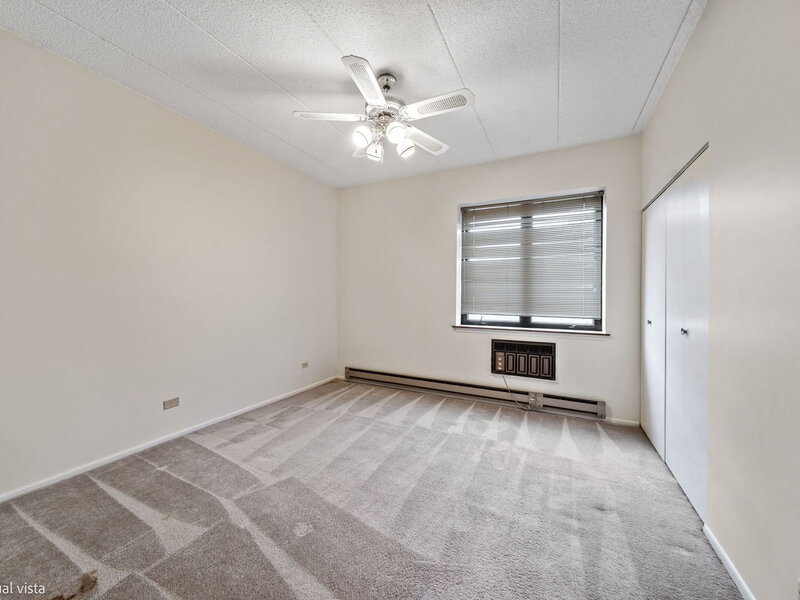 9737 N Fox Glen Drive Niles IL 60714