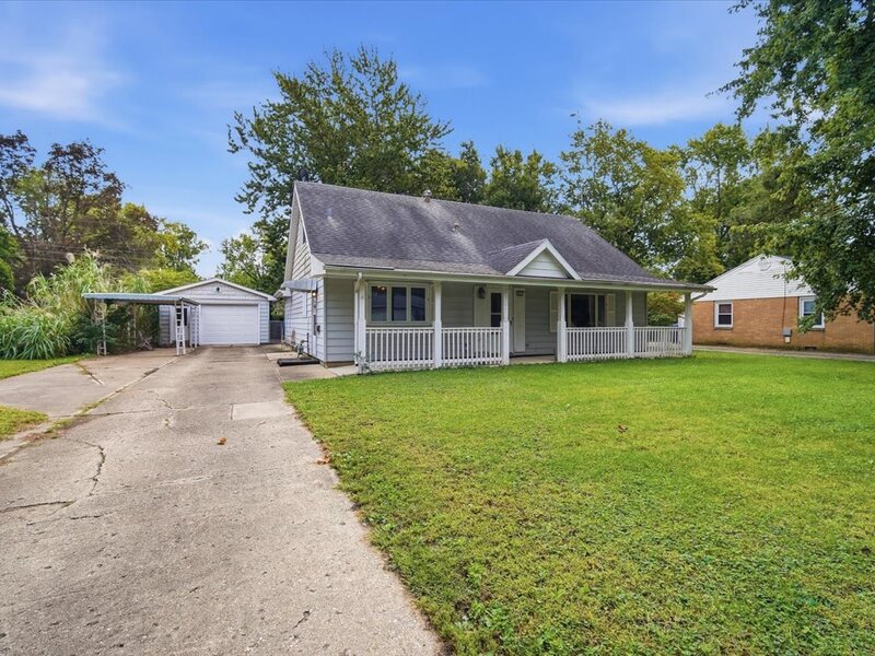 912 Parmon Road Bloomington IL 61701