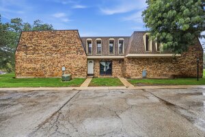 Photo of 2064 Country Club Drive Woodridge IL 60517