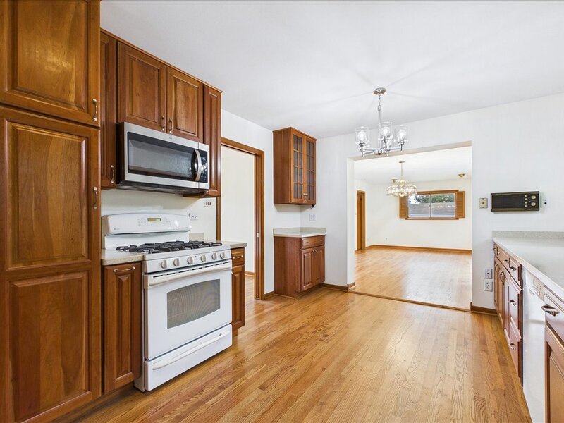 2 Euclid Avenue Glen Ellyn IL 60137