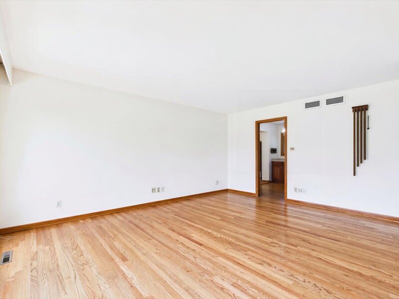 2 Euclid Avenue Glen Ellyn IL 60137