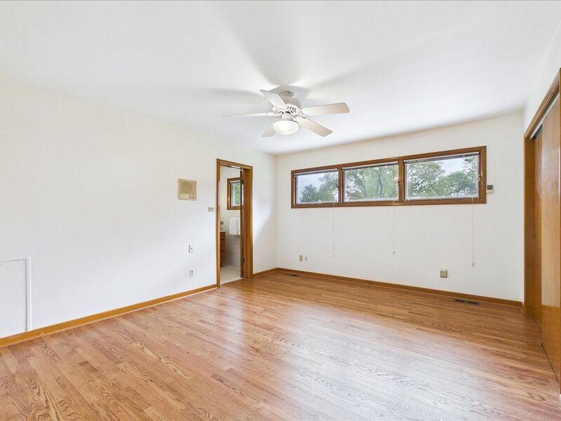 2 Euclid Avenue Glen Ellyn IL 60137