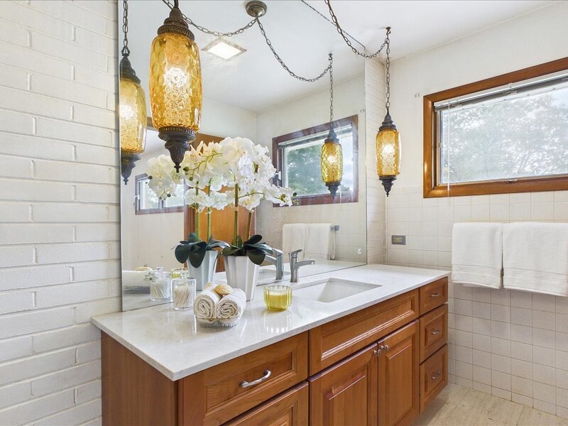 2 Euclid Avenue Glen Ellyn IL 60137