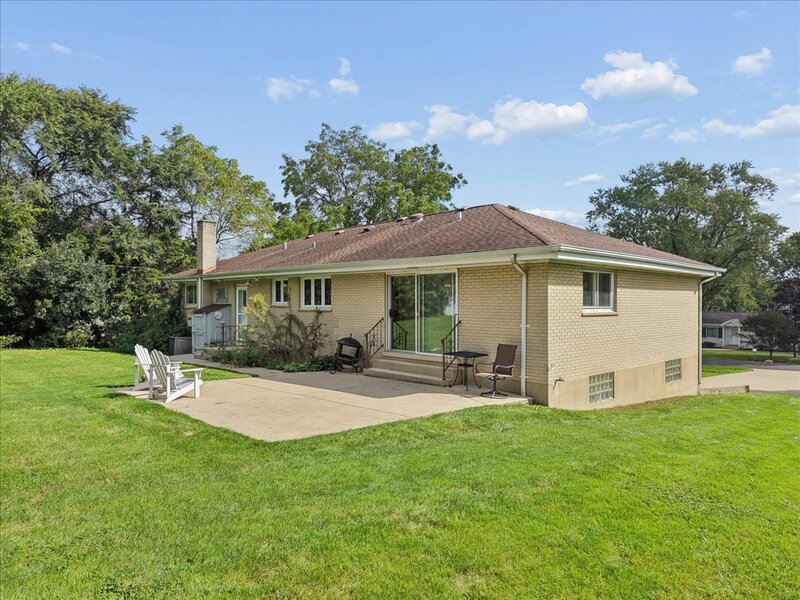 2 Euclid Avenue Glen Ellyn IL 60137