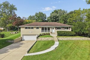 Photo of 2 Euclid Avenue Glen Ellyn IL 60137